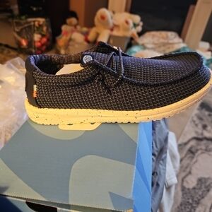 Hey Dude Casual Kids Slip-On Shoes - Navy Size J4 New